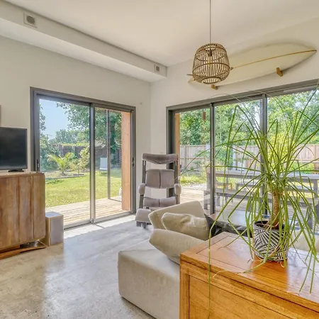 Modern With Large Garden Close To Sea And Forest Le Porge