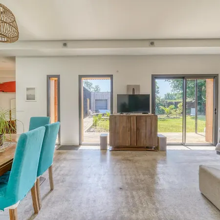Modern With Large Garden Close To Sea And Forest Le Porge