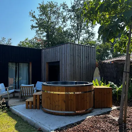 Prázdninový dům Modern With Large Garden Close To Sea And Forest Le Porge